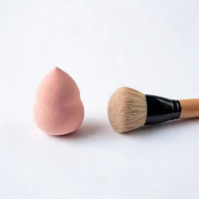 makeup sponge vs brush